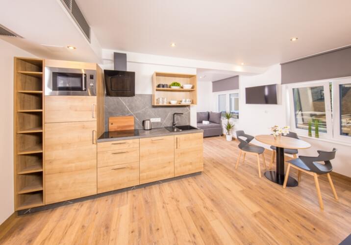 Apartment Forstinning Wohnraum