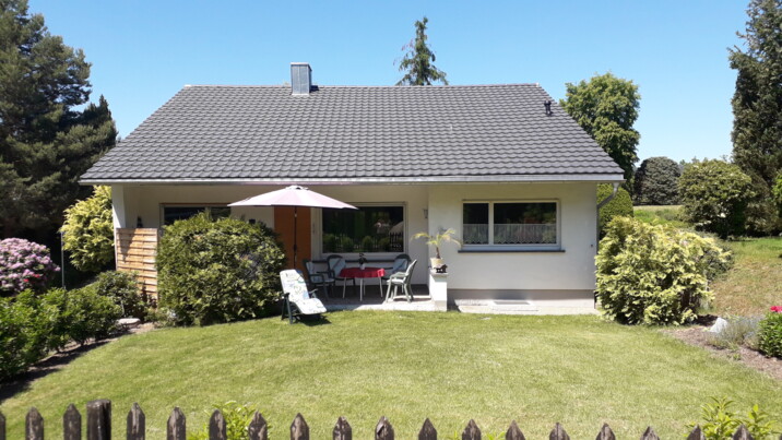 Gartenansicht mit Terrasse