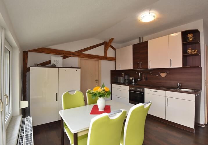 Küche Ferienwohnung Terrasse