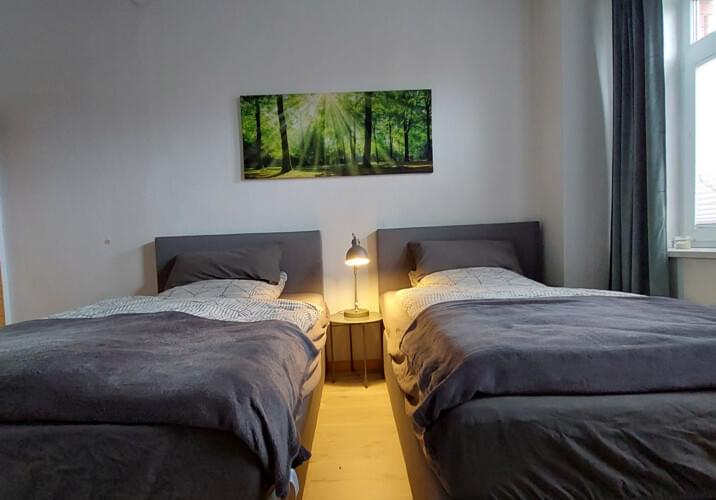 Schlafzimmer 1
