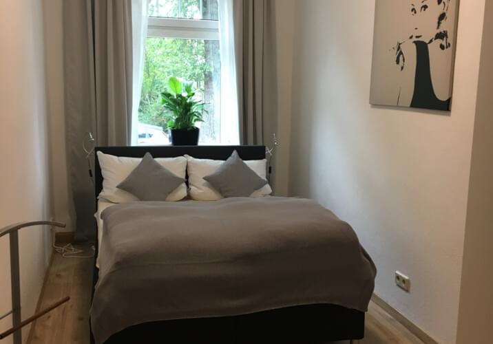 Schlafzimmer 1 von 2