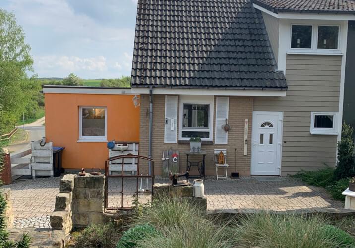 Parkplatz vor der Tür